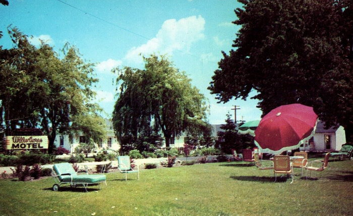 Willo-Acres Motel (Canton Inn and Suites) - Old Postcard (newer photo)